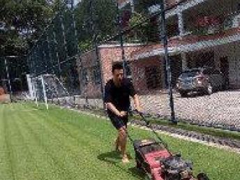 園林綠化施工與養(yǎng)護(hù) 從小區(qū)別墅到體育場地的綜合設(shè)計(jì)